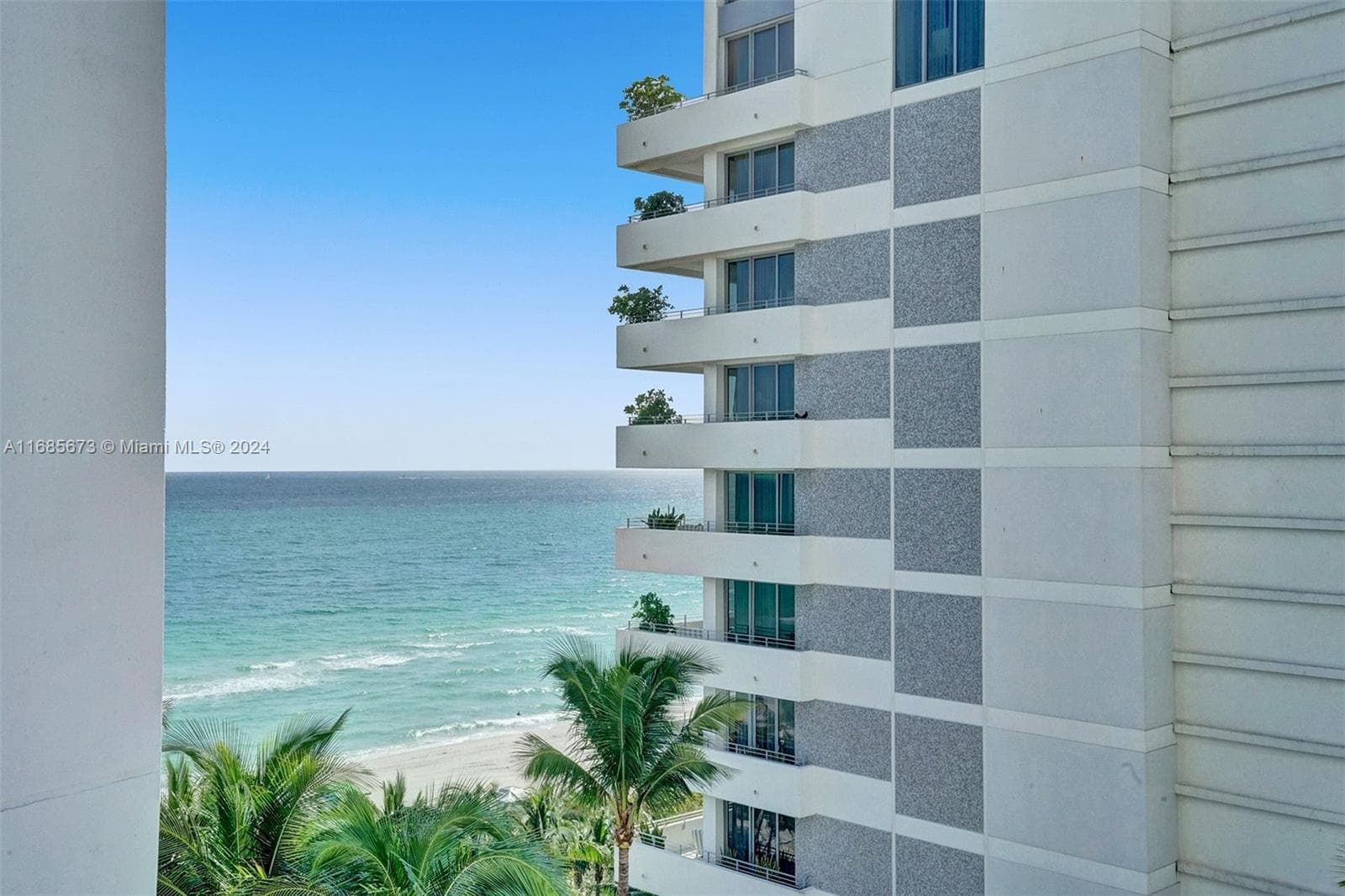 4391 Collins Ave # 915, Miami Beach, FL 33140 photo 4