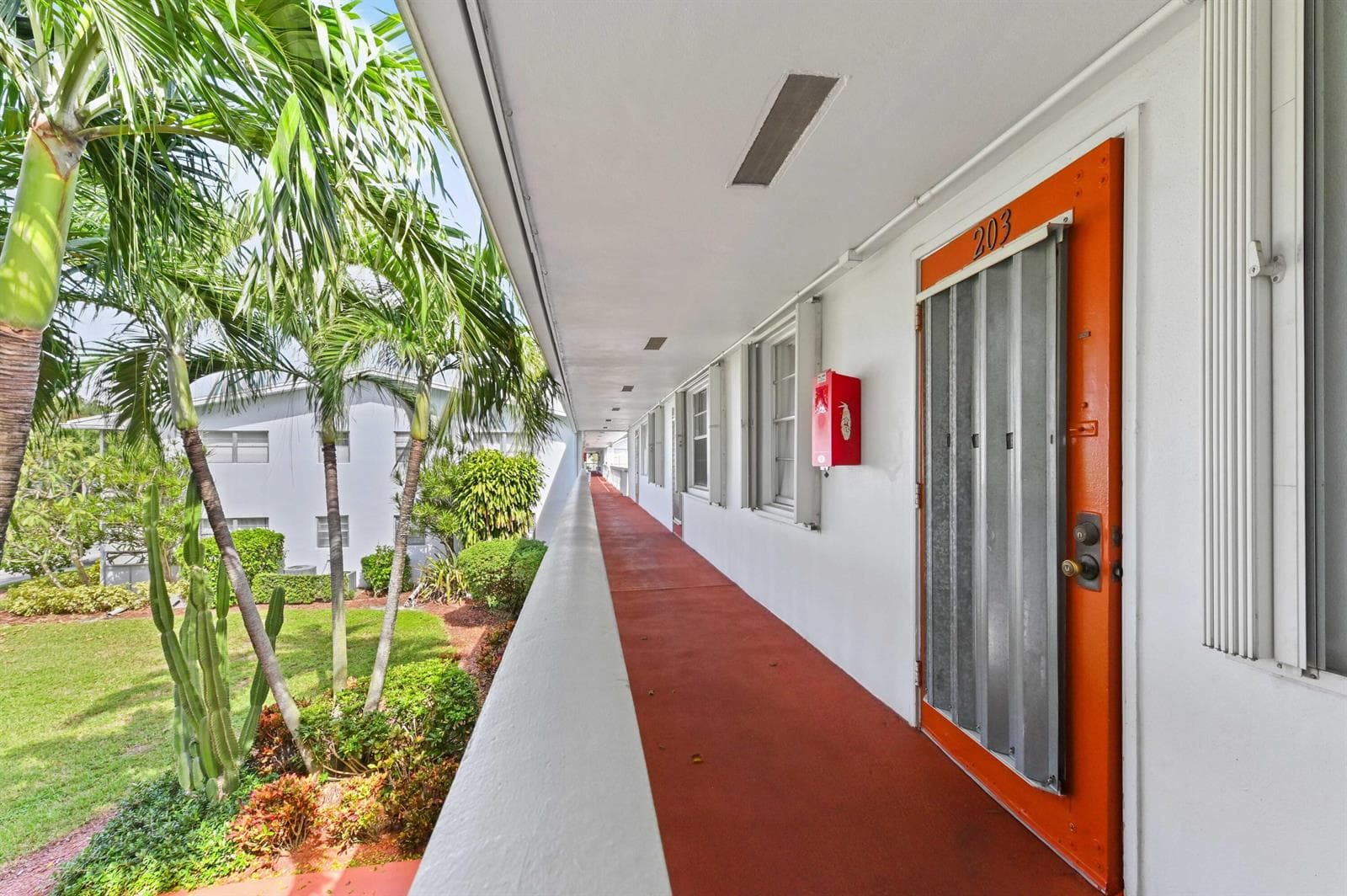 203 Ellesmere D, Deerfield Beach, FL 33442 photo 3