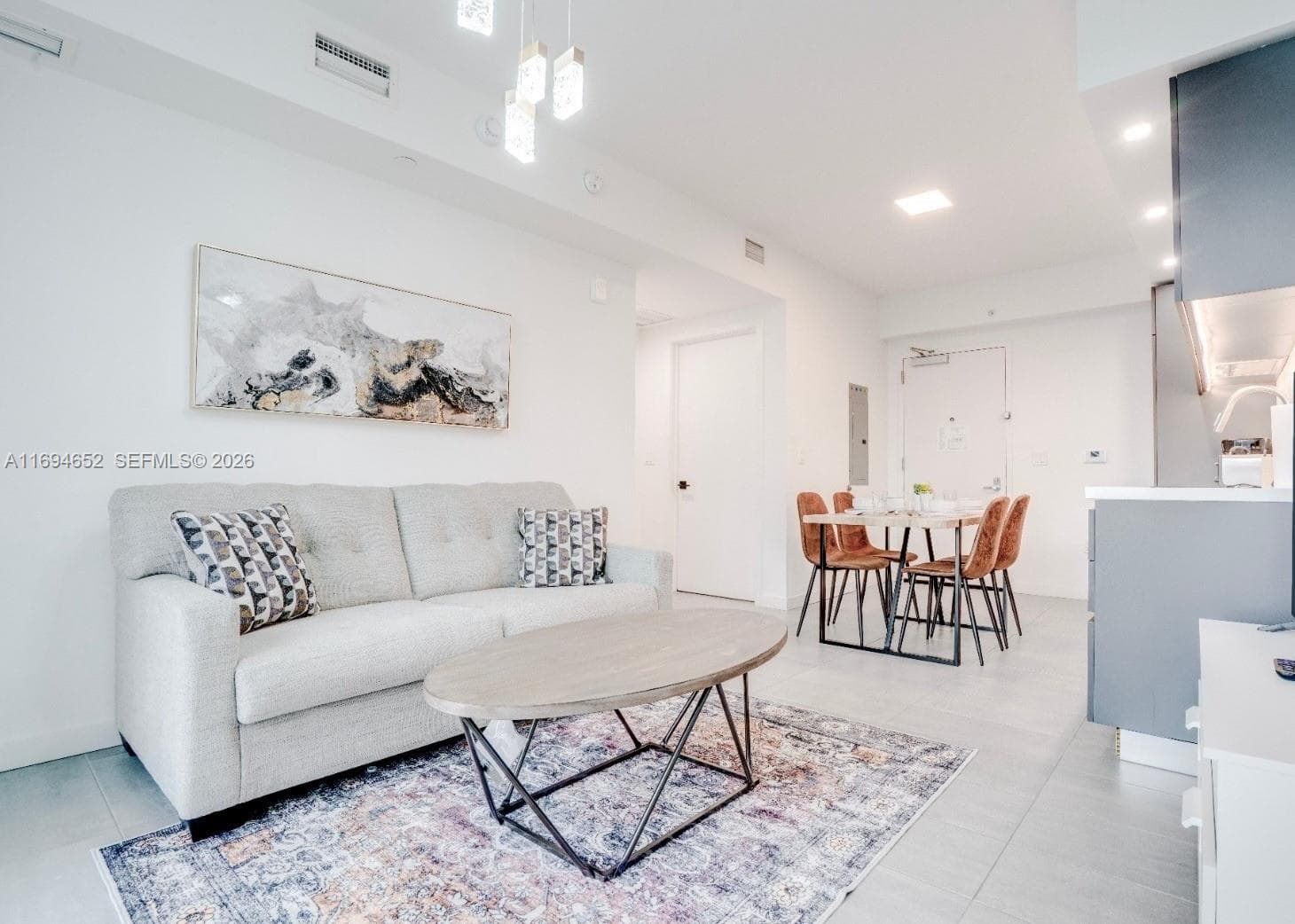 227 NE 2nd St # 1705, Miami, FL 33132 photo 5