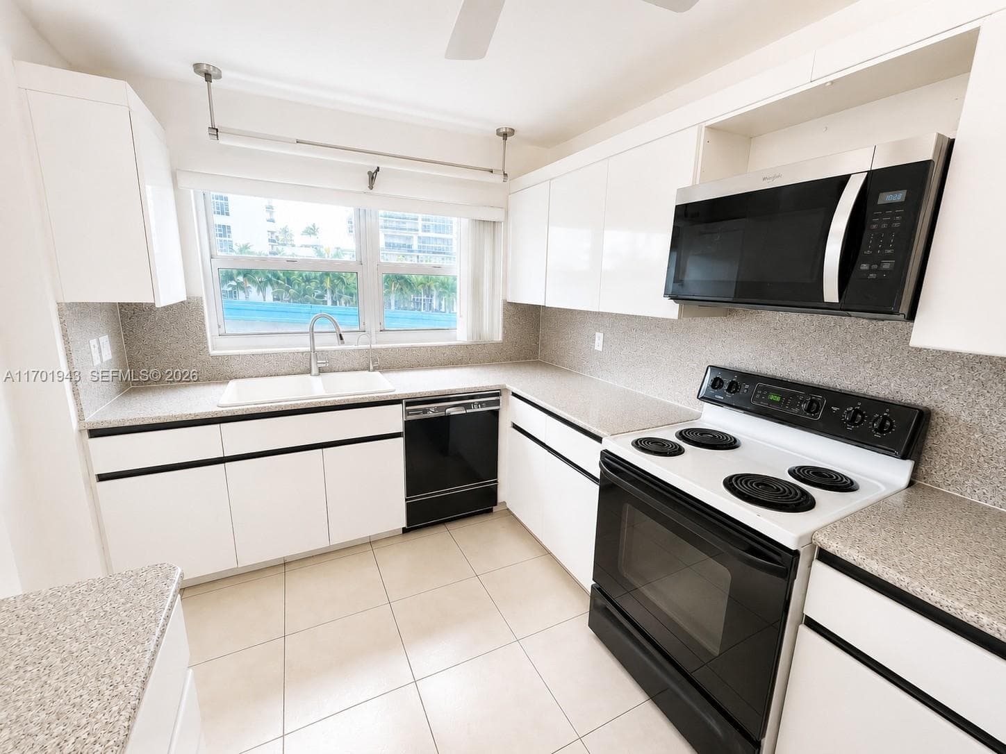 1825 S Ocean Dr # 401, Hallandale Beach, FL 33009