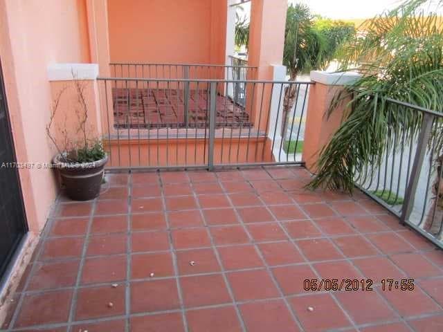 20820 San Simeon Way # 26-G, Miami, FL 33179 photo 3