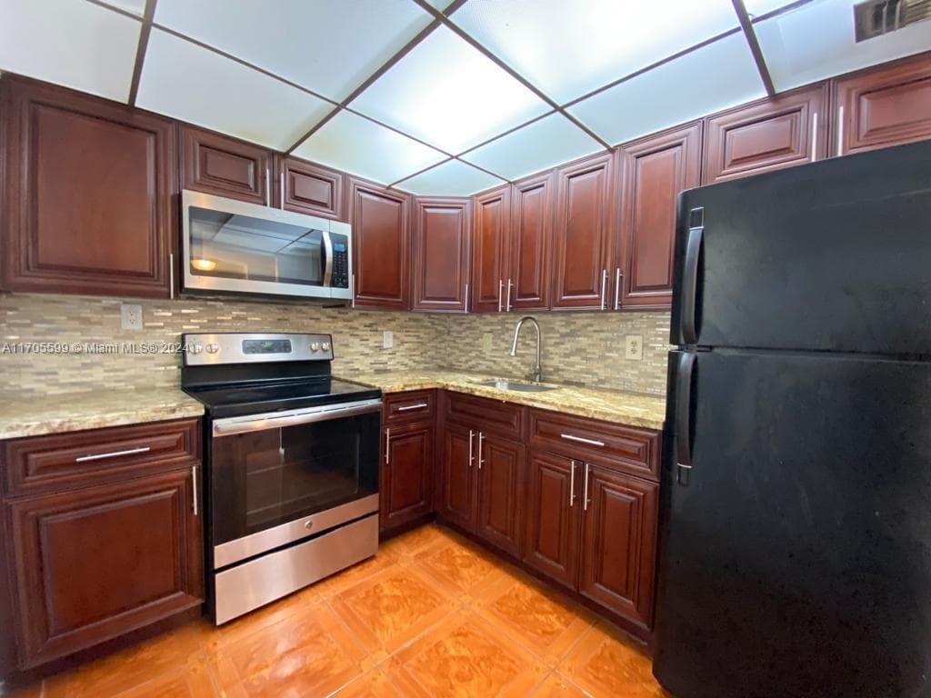15600 NW 7th Ave # 520, Miami, FL 33169 photo 2