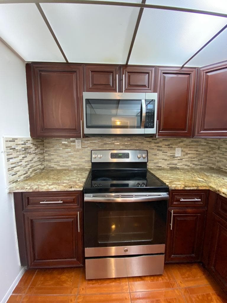 15600 NW 7th Ave # 520, Miami, FL 33169 photo 3