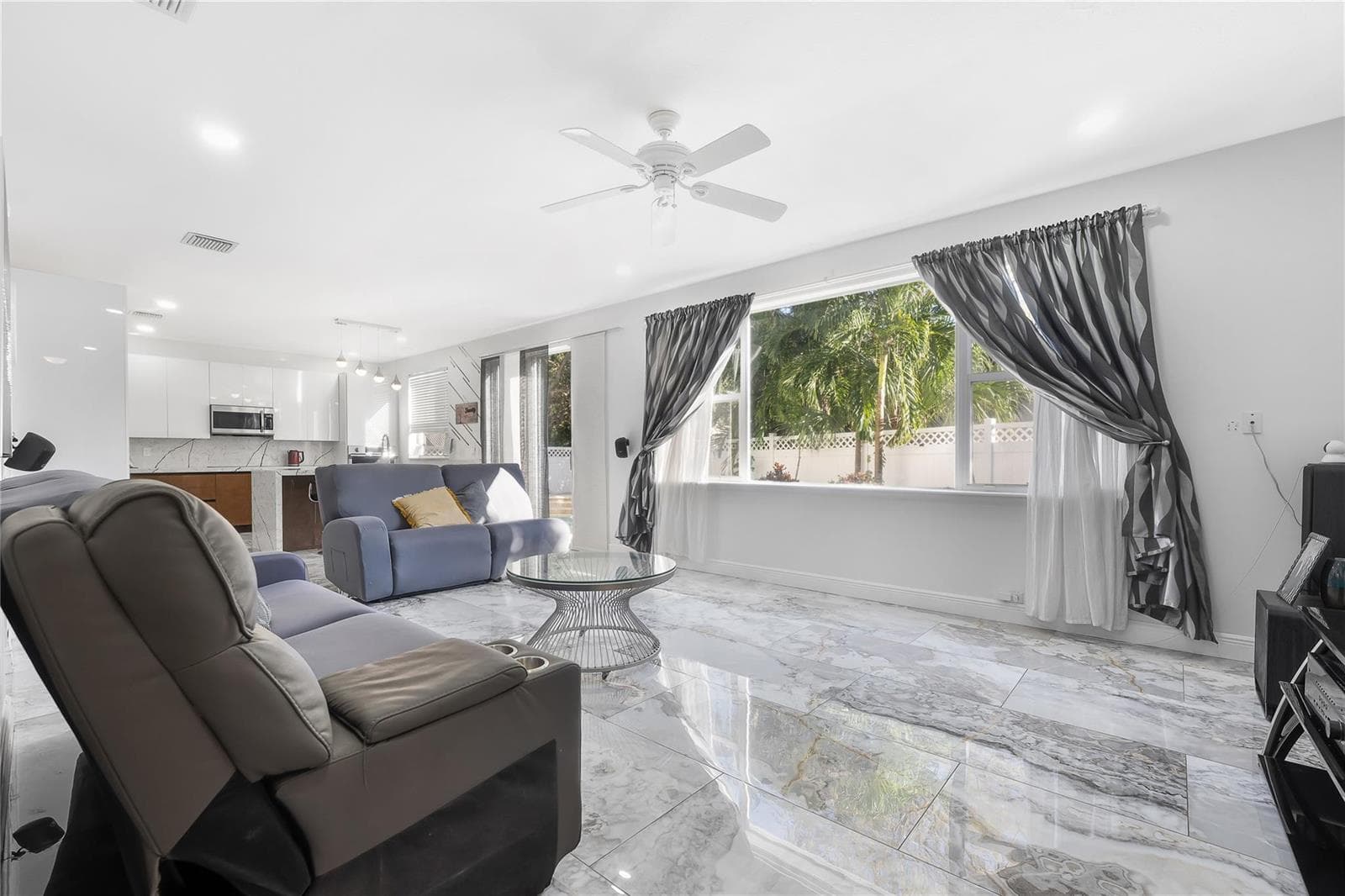 9526 NW 52nd Place, Coral Springs, FL 33076 photo 4