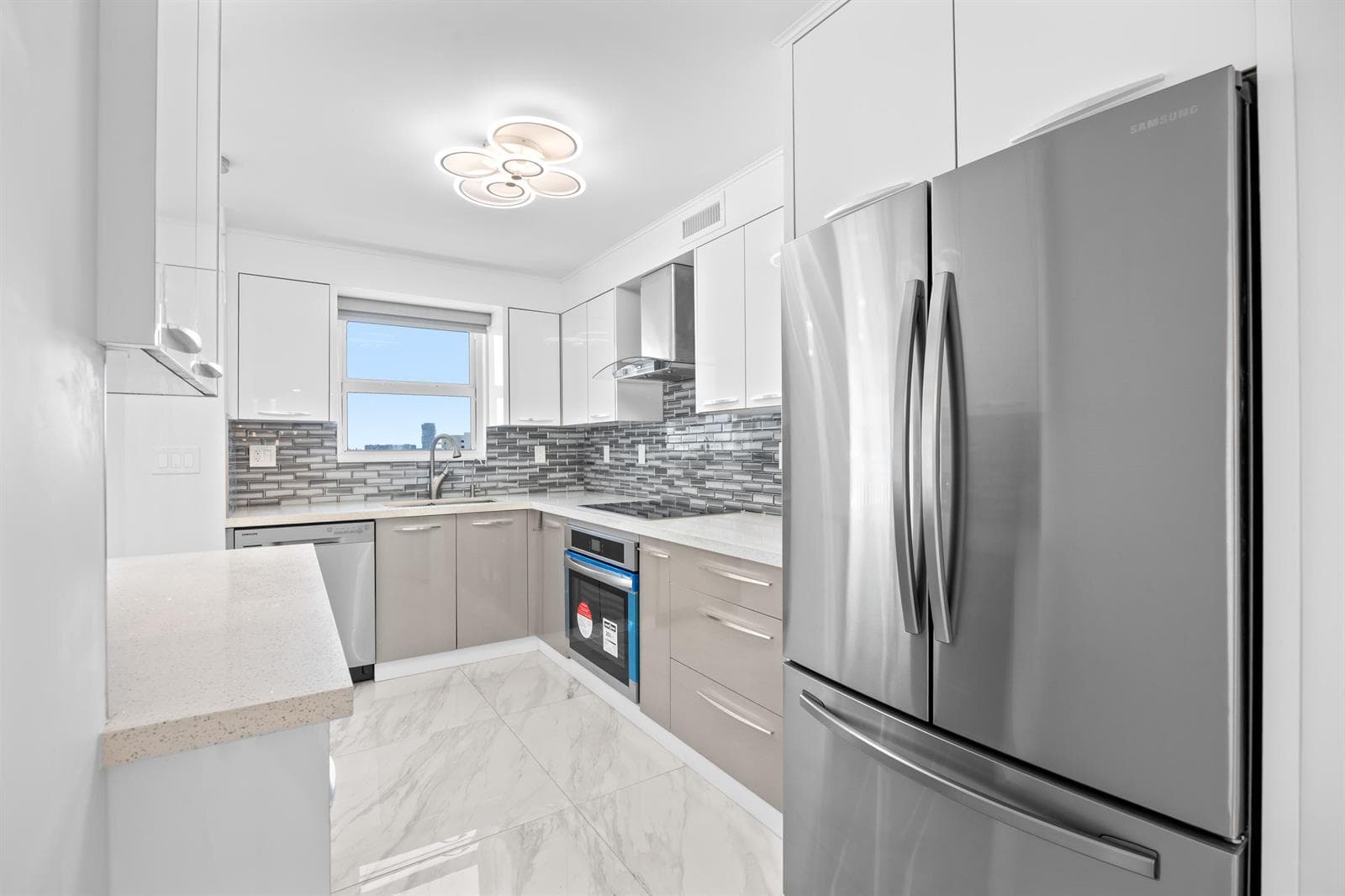 137 Golden Isles Drive # 914, Hallandale Beach, FL 33009 photo 3