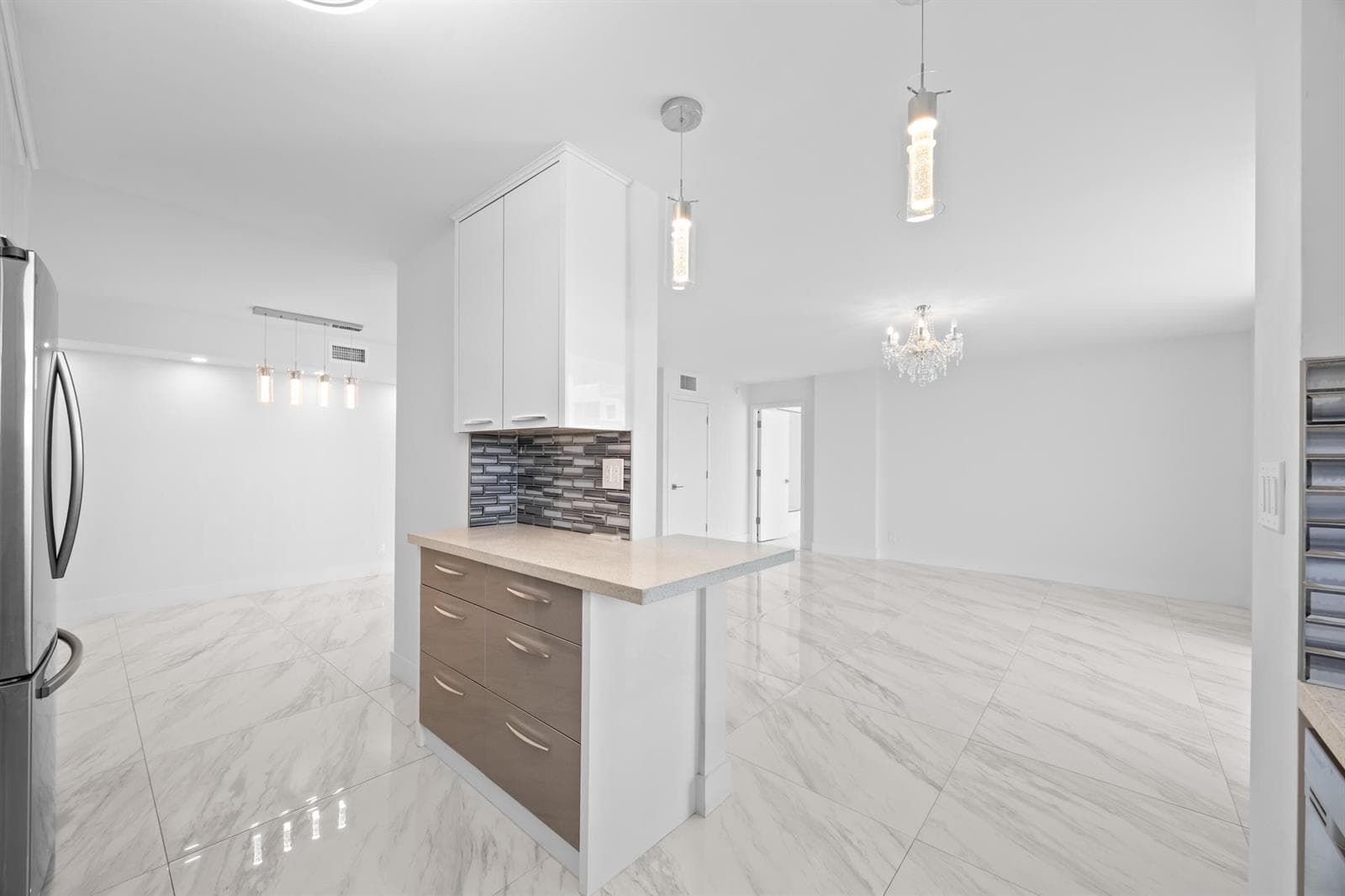 137 Golden Isles Drive # 914, Hallandale Beach, FL 33009 photo 5