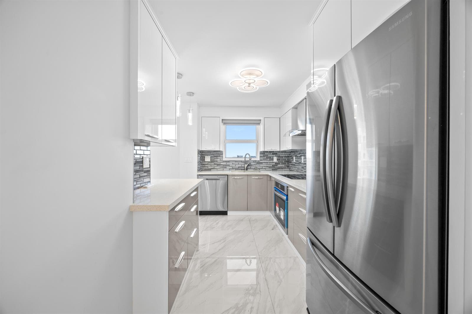 137 Golden Isles Drive # 914, Hallandale Beach, FL 33009 photo 4