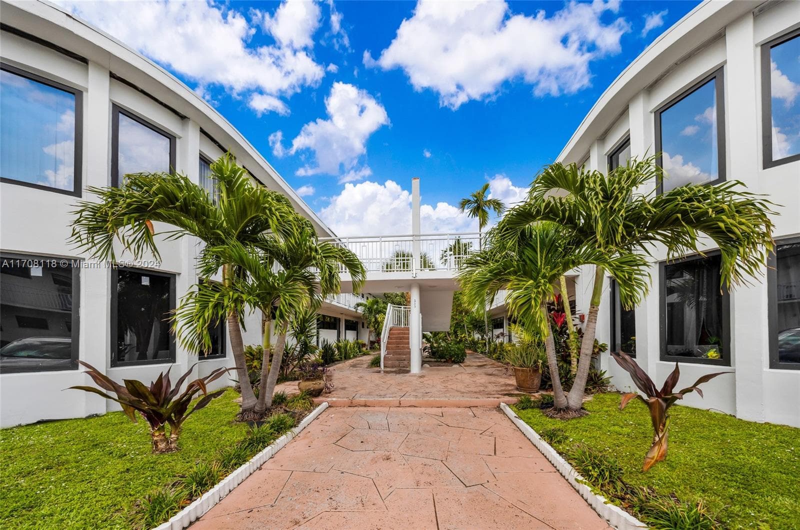 235 78th St, Miami Beach, FL 33141 photo 5