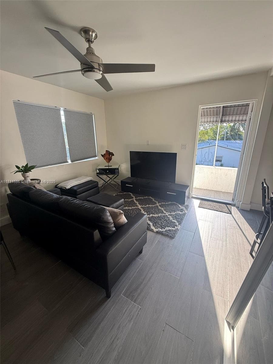 241 NW 34th Ter, Miami, FL 33127 photo 2