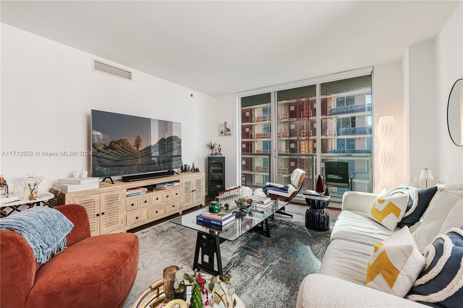 55 SE 6th St # 3407, Miami, FL 33131 photo 5