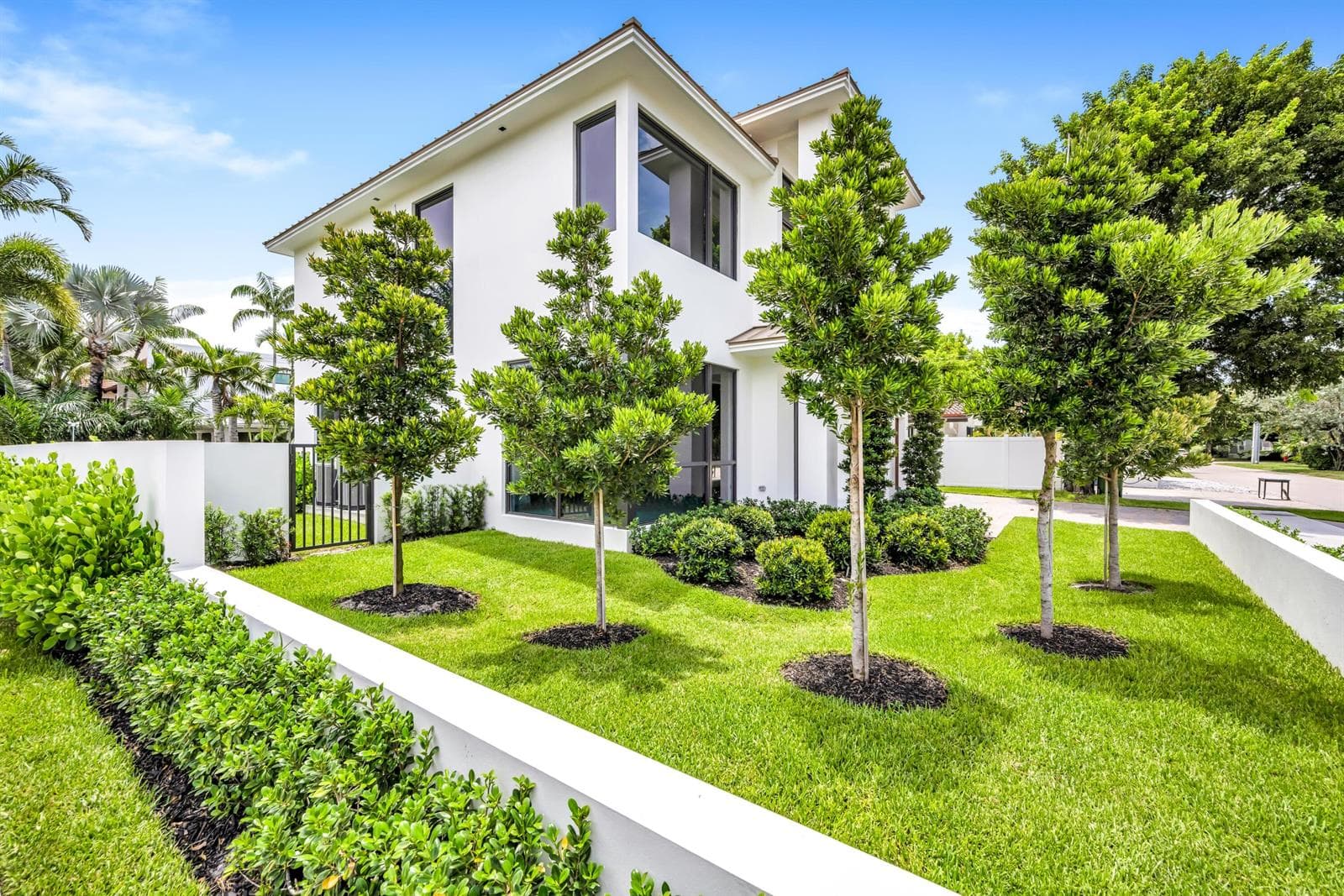 445 NE 11th Avenue, Fort Lauderdale, FL 33301 photo 3