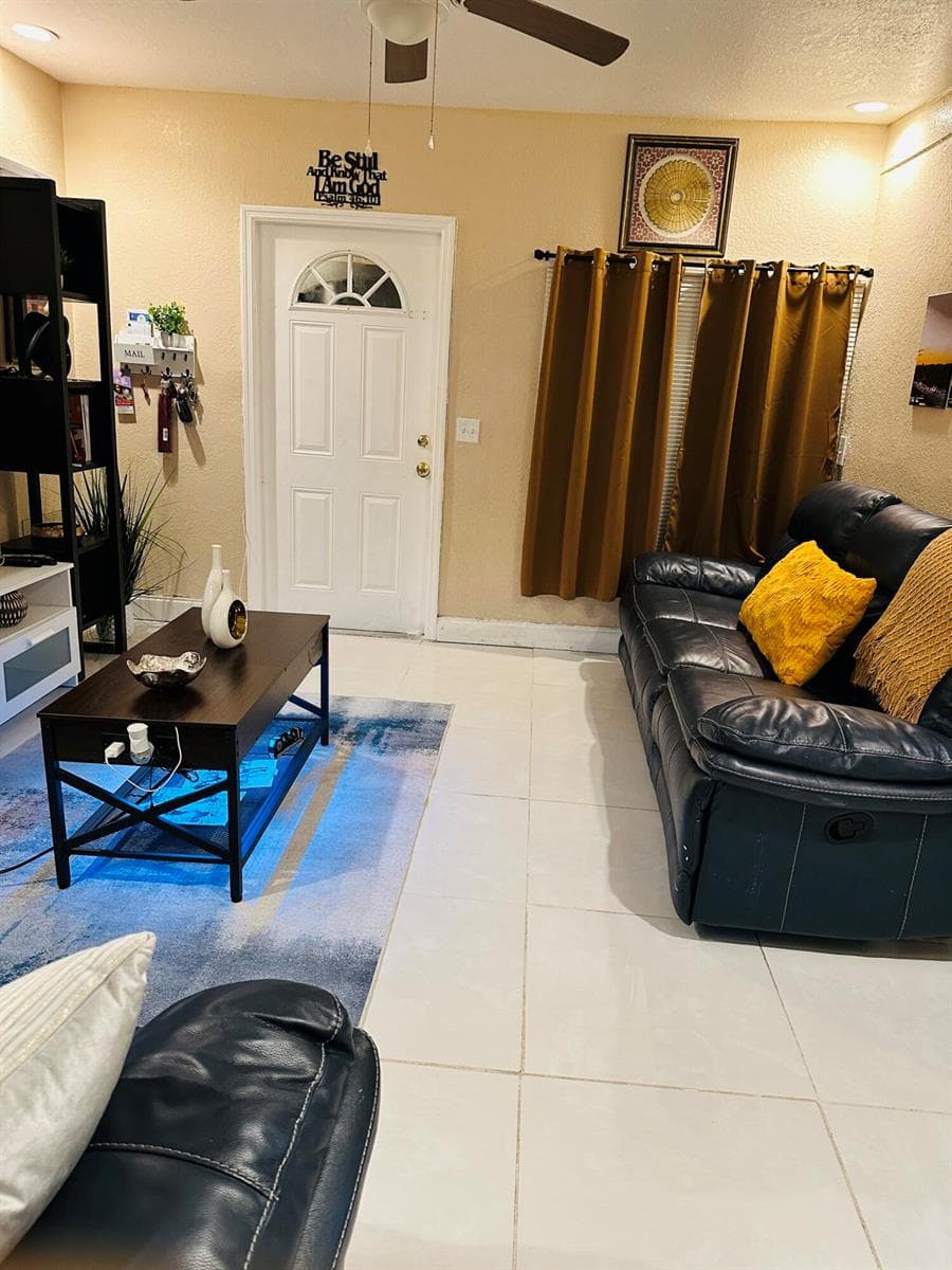 833 Briggs Street, West Palm Beach, FL 33405 photo 2