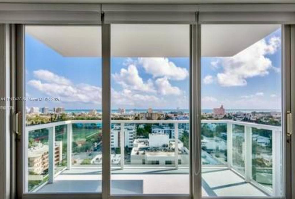 1000 West Ave # PH-07, Miami Beach, FL 33139