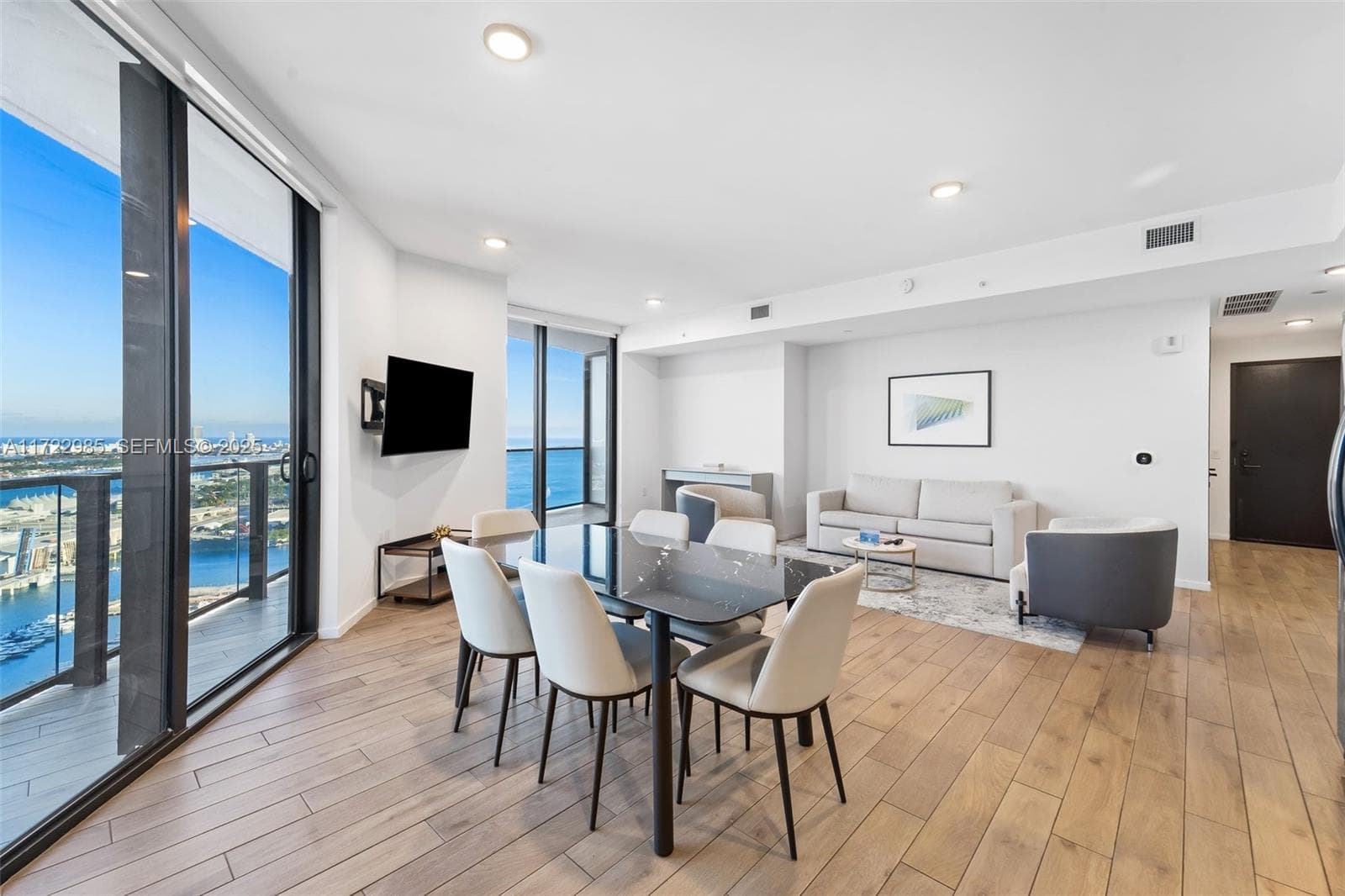 398 NE 5th St # 3209, Miami, FL 33132 photo 5
