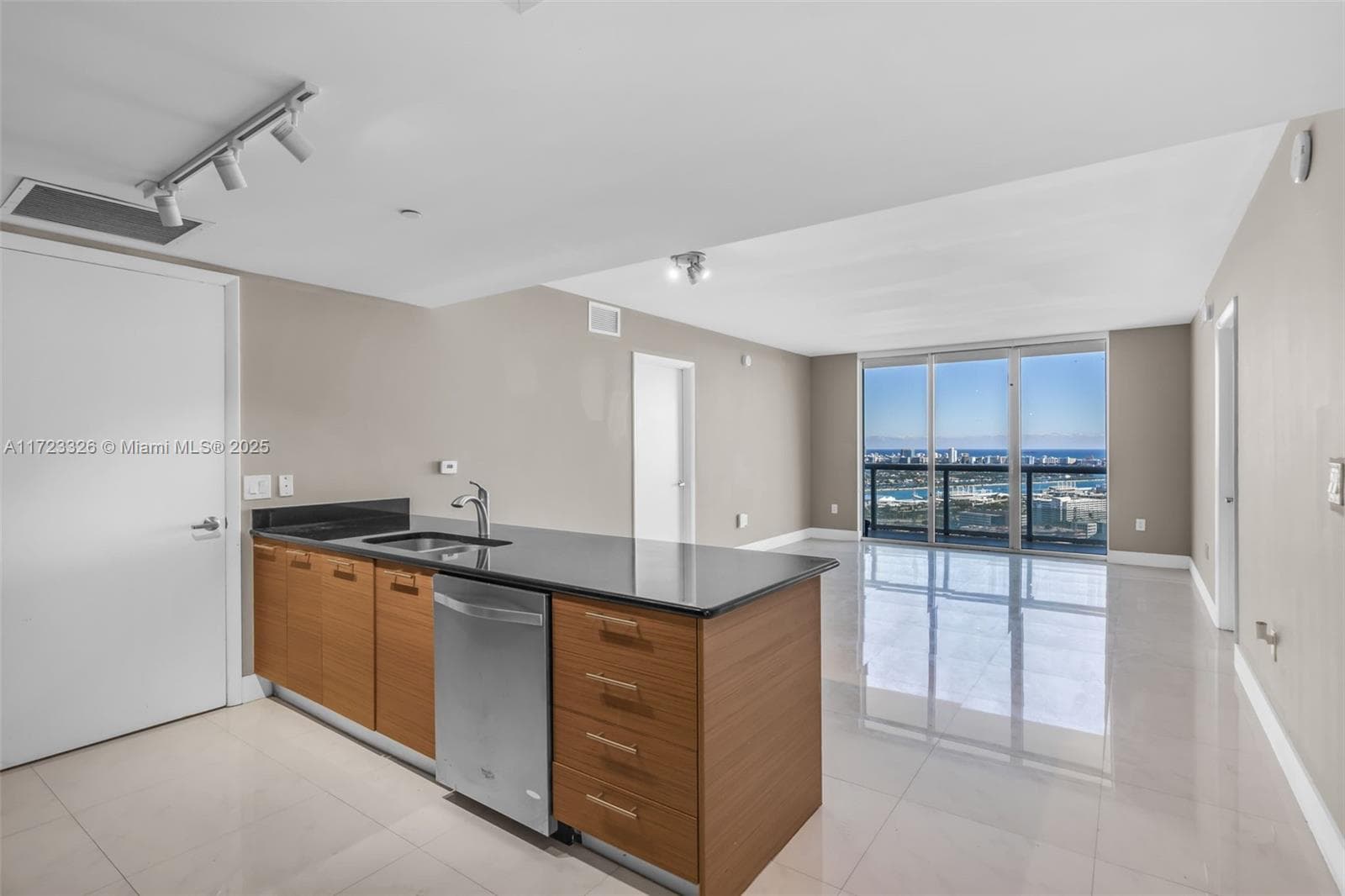 50 Biscayne Blvd # 4208, Miami, FL 33132 photo 5