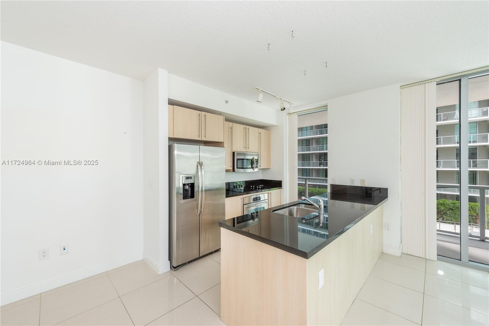 79 SW 12th St # 1107-S, Miami, FL 33130 photo 4