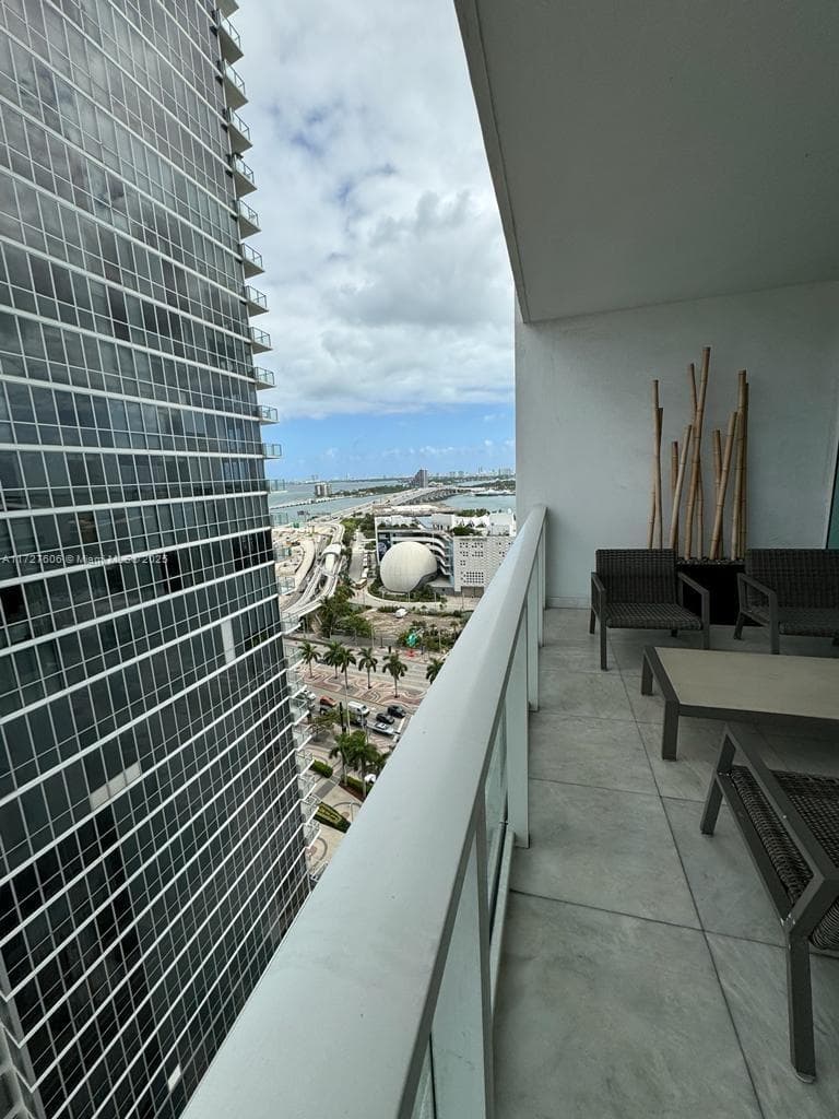 1040 Biscayne Blvd # 1505, Miami, FL 33132 photo 2