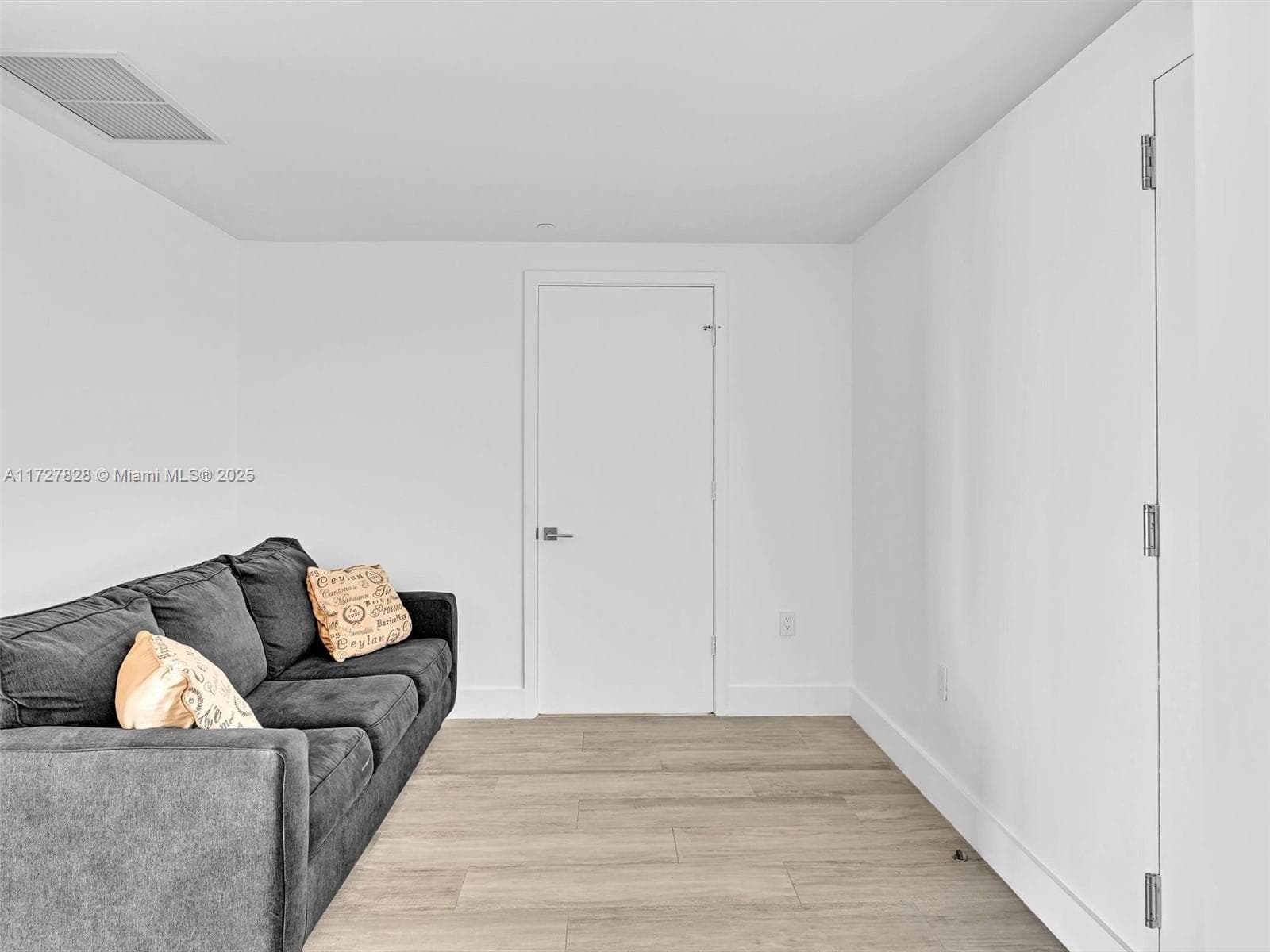 121 NE 34th St # 1005, Miami, FL 33137 photo 5