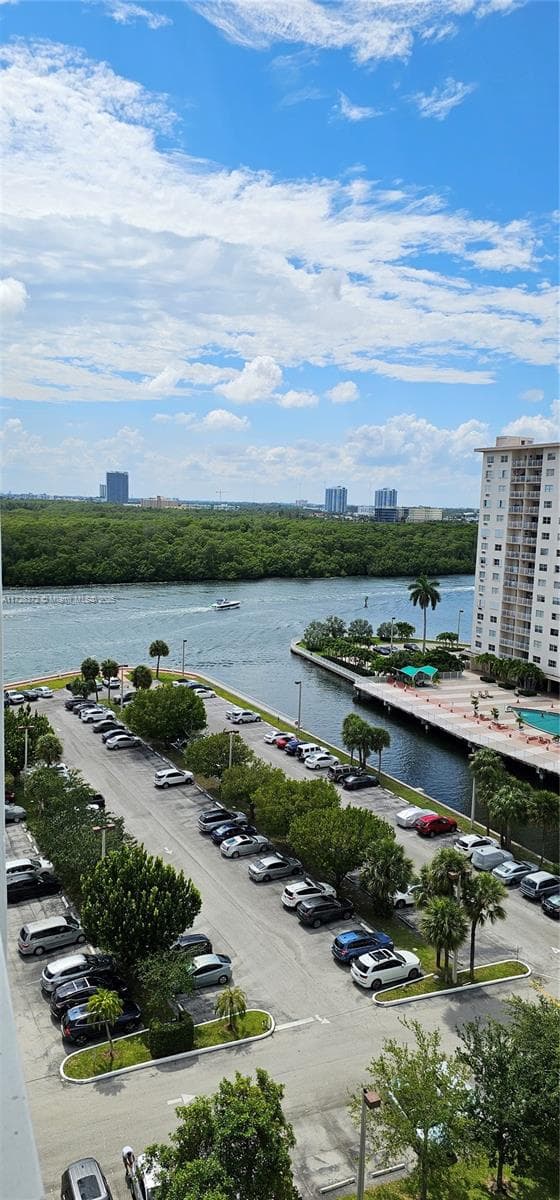 500 Bayview Dr # 1117, Sunny Isles Beach, FL 33160