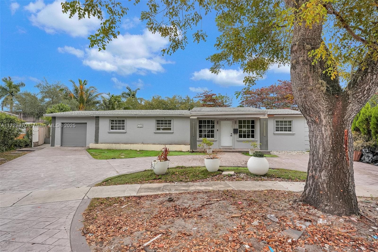 18600 NE 7th Ct, North Miami Beach, FL 33179 photo 2