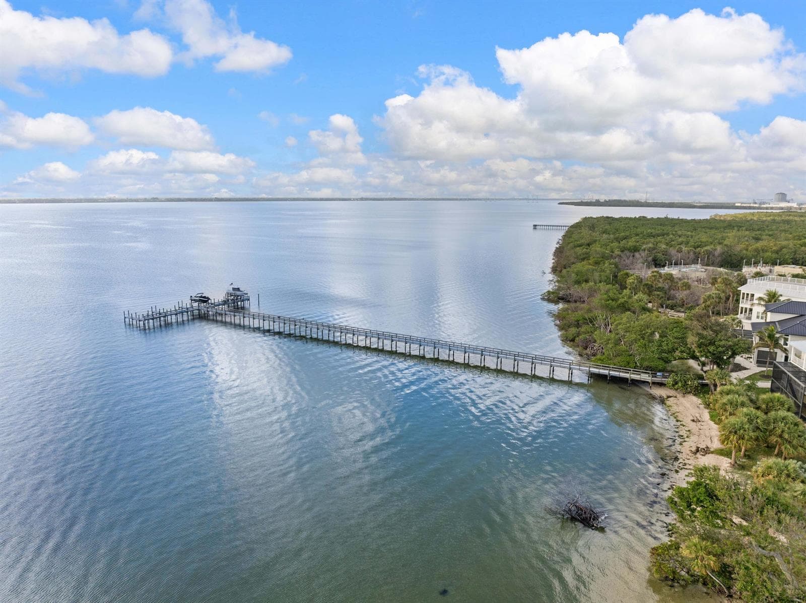7671 Pelican Pointe Drive, Jensen Beach, FL 34957 photo 2