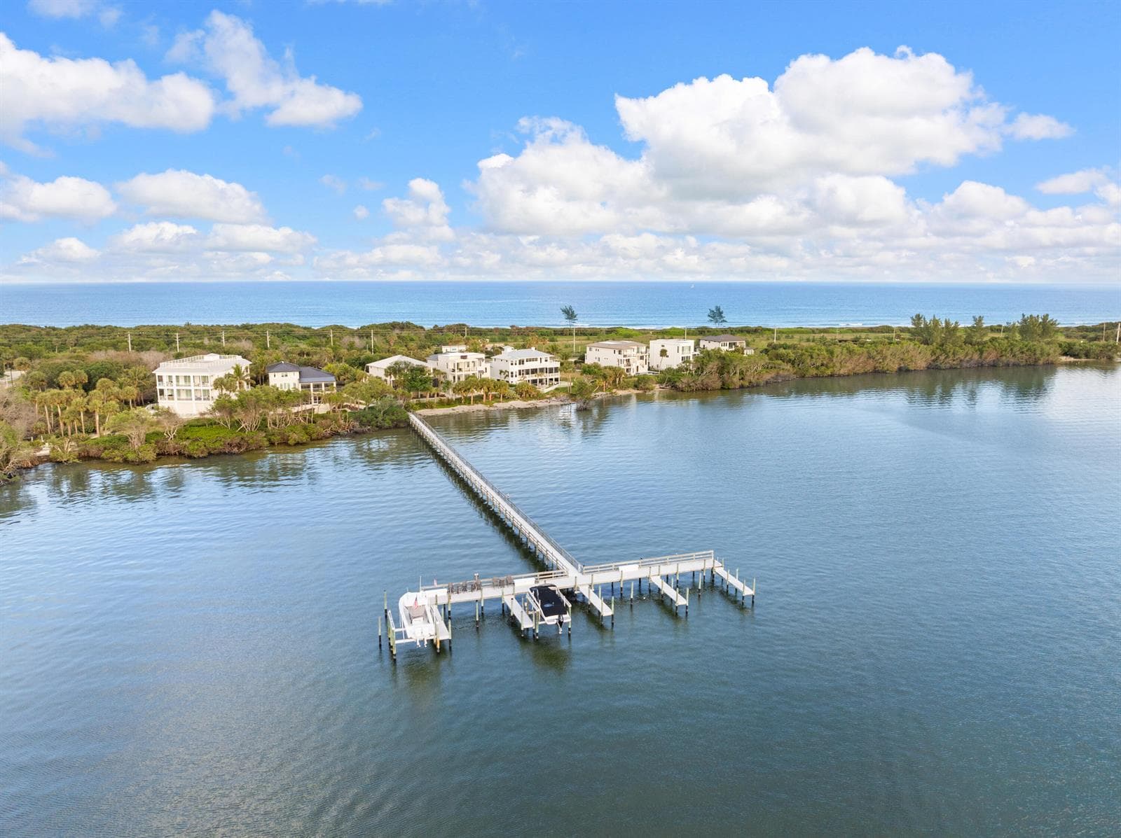 7671 Pelican Pointe Drive, Jensen Beach, FL 34957 photo 3