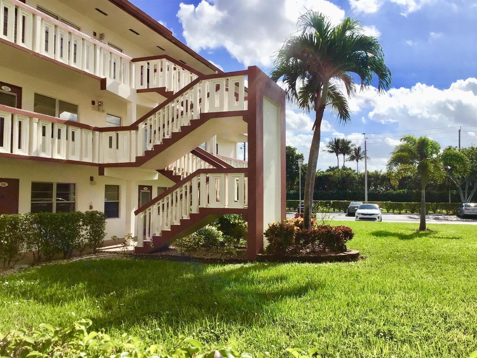 308 Brighton H # 308, Boca Raton, FL 33434 photo 2
