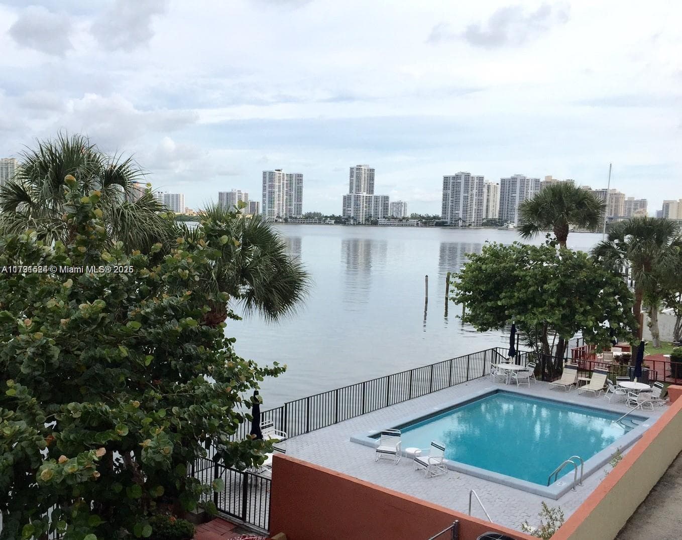 17878 N Bay Rd # 201, Sunny Isles Beach, FL 33160 photo 3
