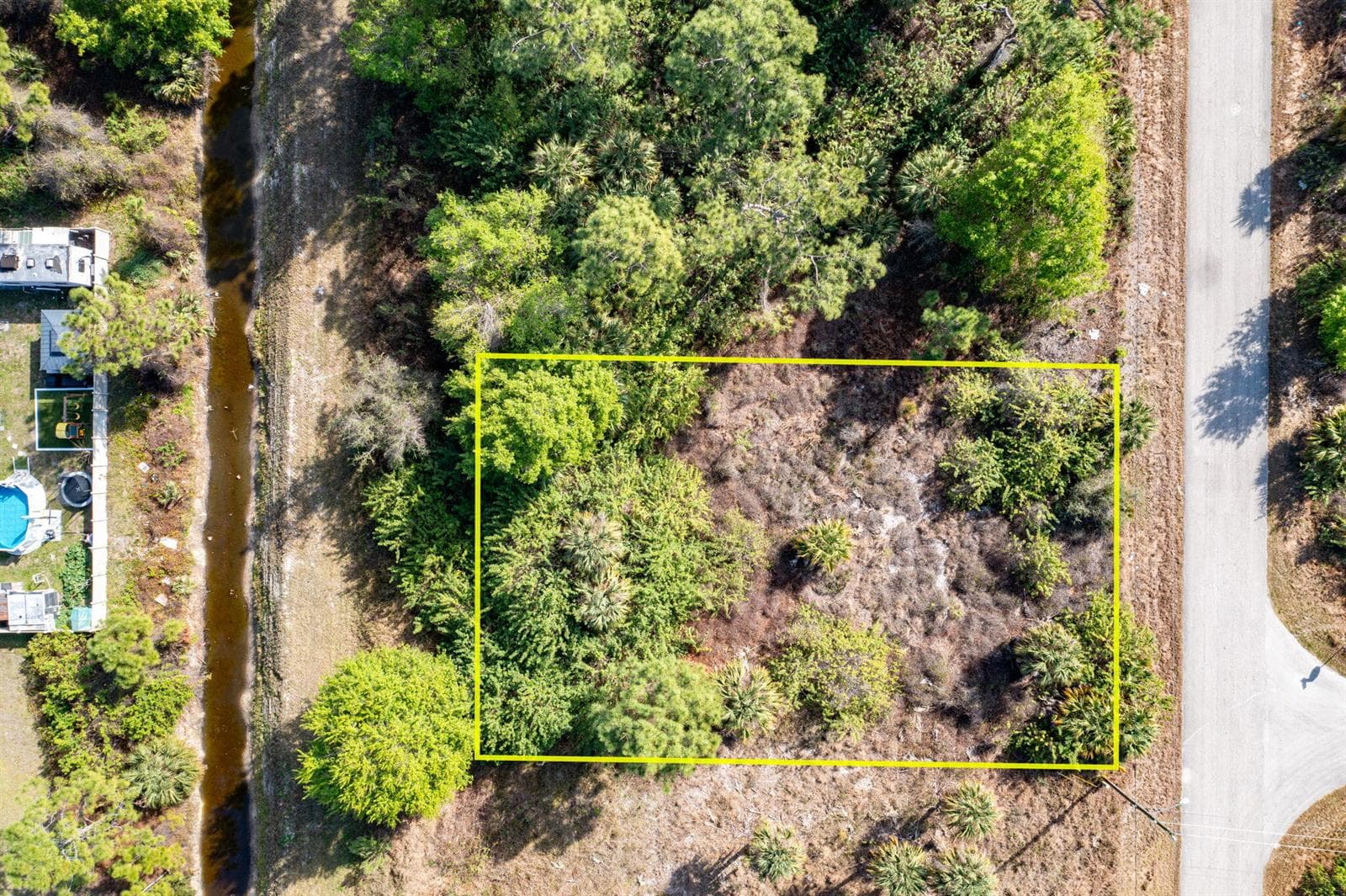 773 Cadis Street E, Lehigh Acres, FL 33974 photo 4