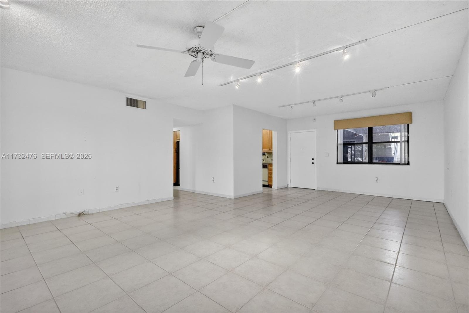481 Ives Dairy Rd # 105-4, Miami, FL 33179 photo 5