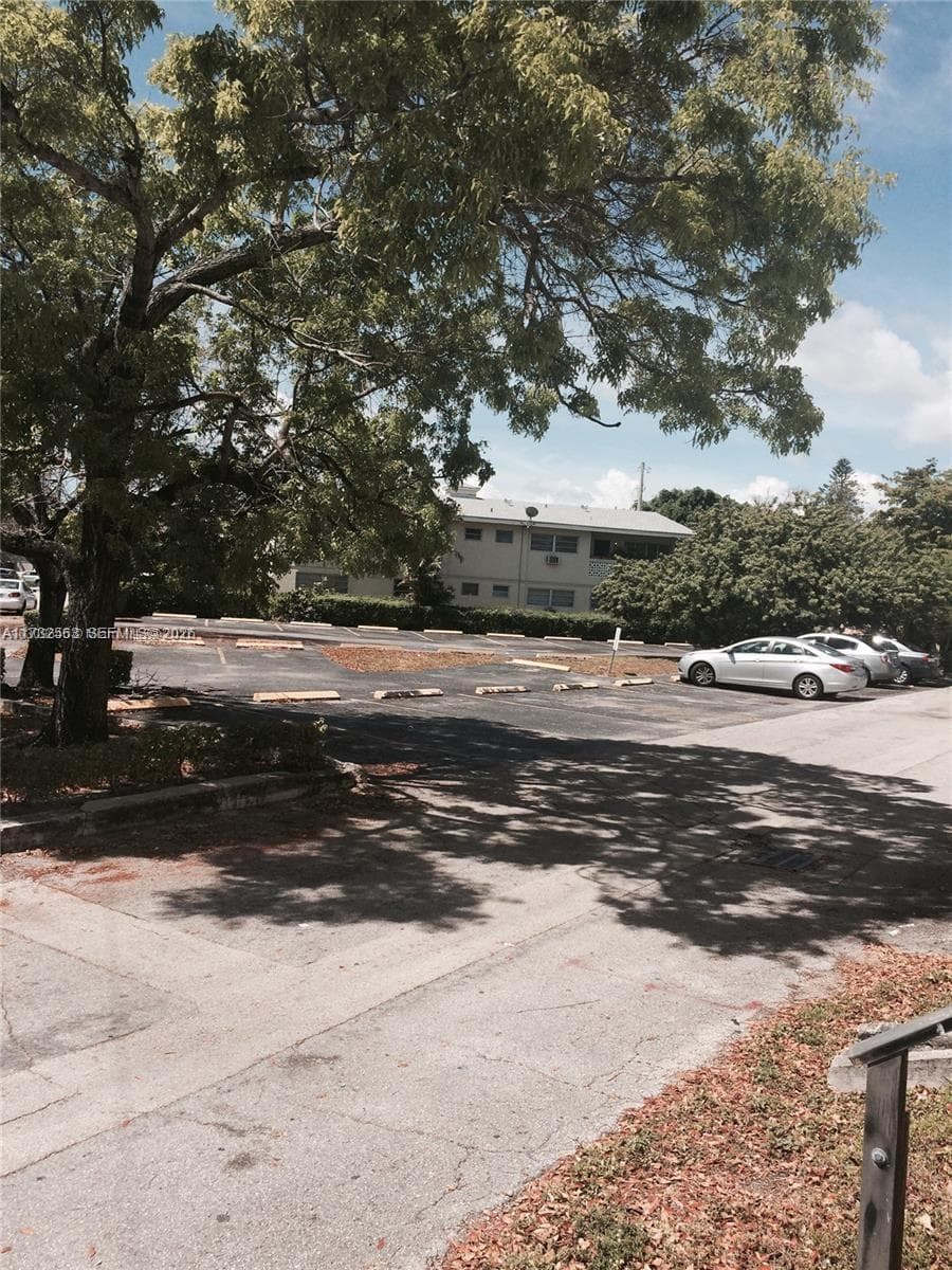 1948 NE 123rd St # 105, North Miami, FL 33181 photo 4