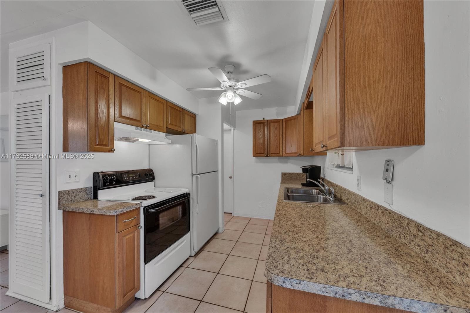2300 Jackson St # 10, Hollywood, FL 33020 photo 5