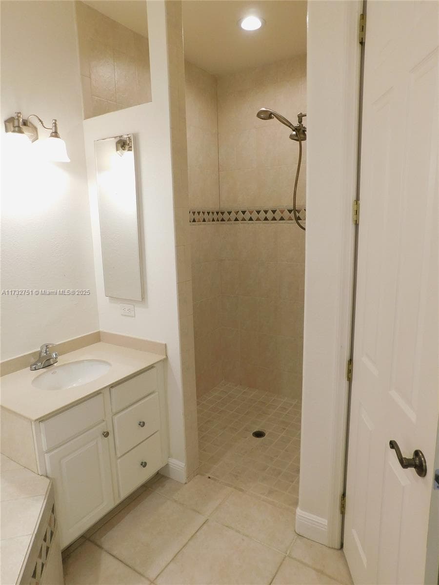 617 SE 7 ST, Cape Coral, FL 33990 photo 3