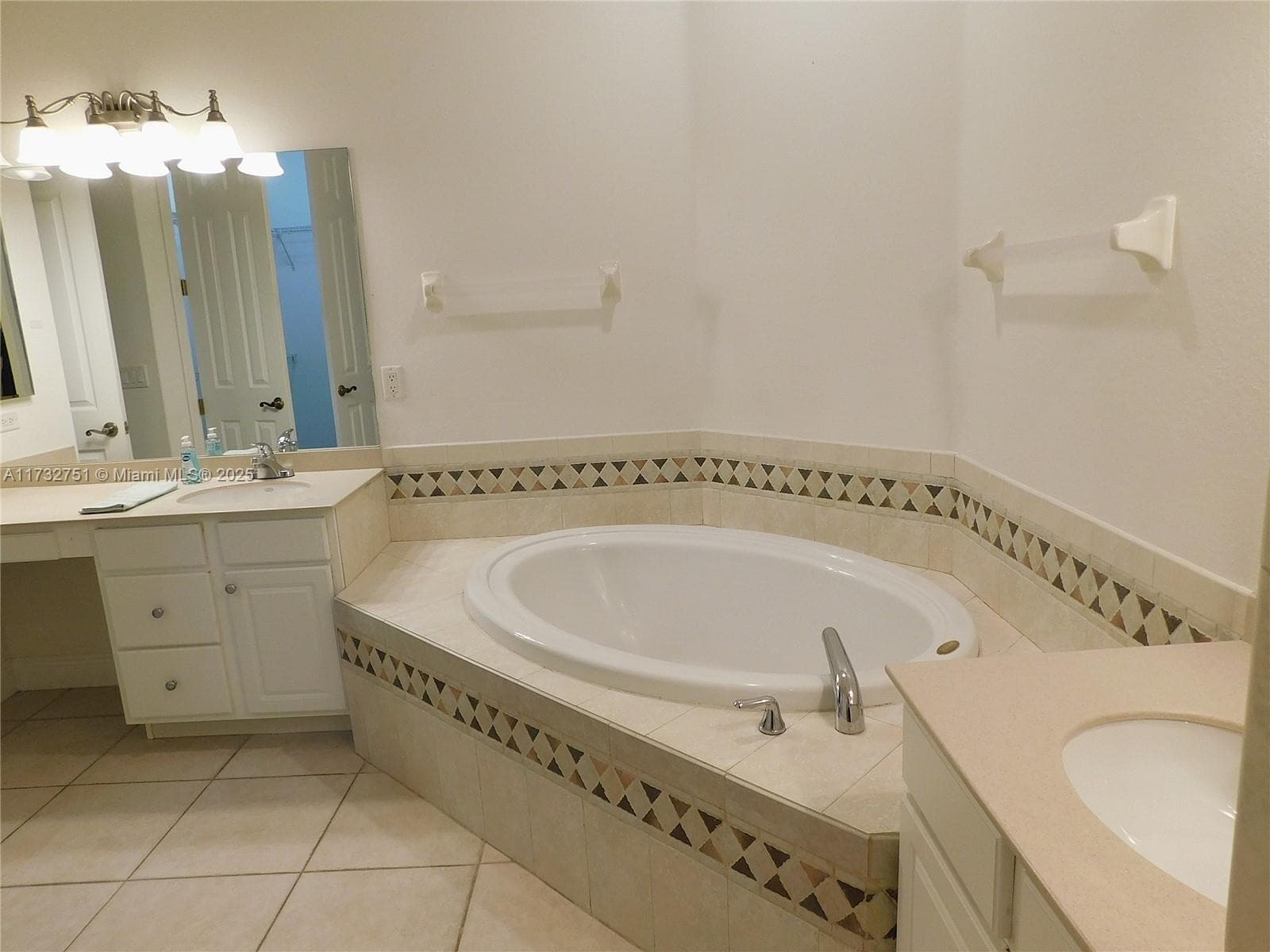 617 SE 7 ST, Cape Coral, FL 33990 photo 5