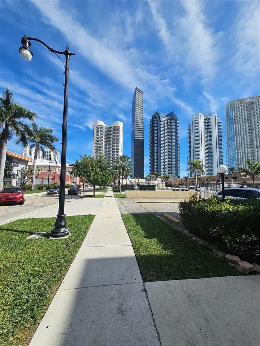 200 172nd St # 102, Sunny Isles Beach, FL 33160 photo 4