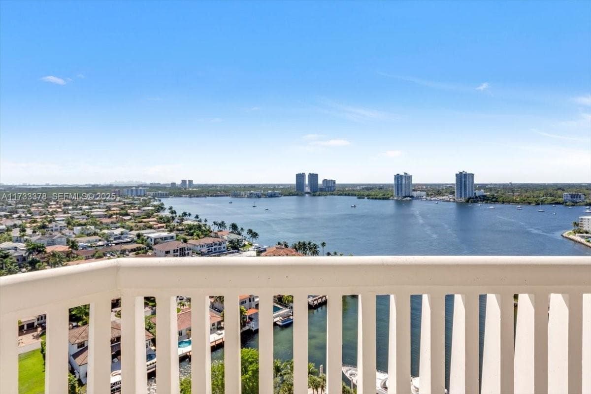 1000 Island Blvd # 2003, Aventura, FL 33160 photo 2