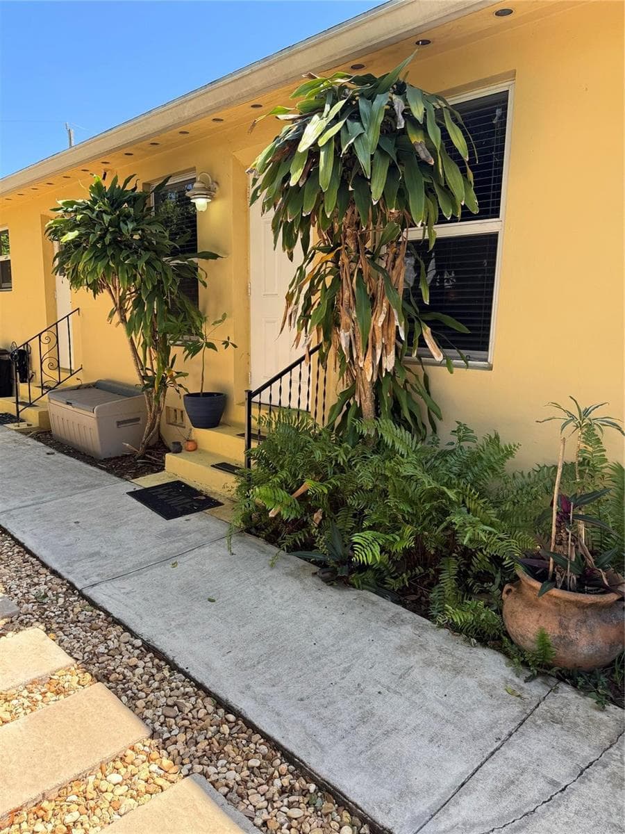 1123 N 17th Avenue, Hollywood, FL 33020 photo 5