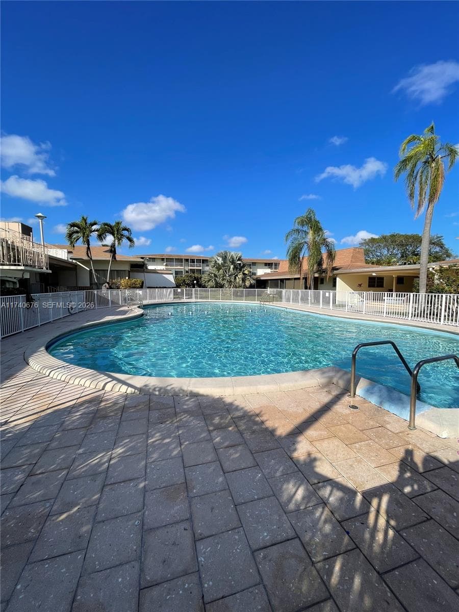 17090 NE 14th Ave # 314, Miami, FL 33162 photo 4