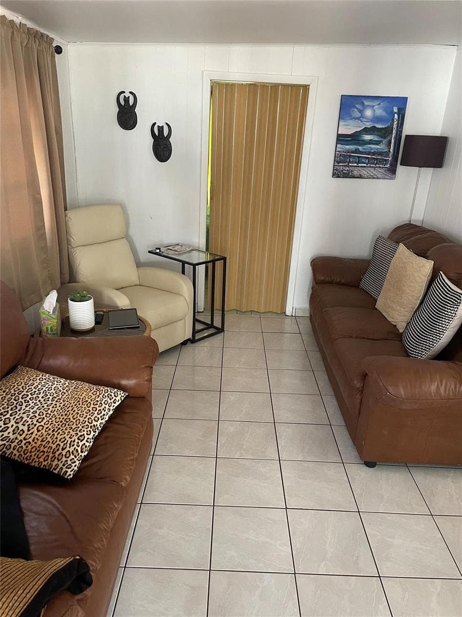 8610 SW 18th Court, Davie, FL 33324 photo 3