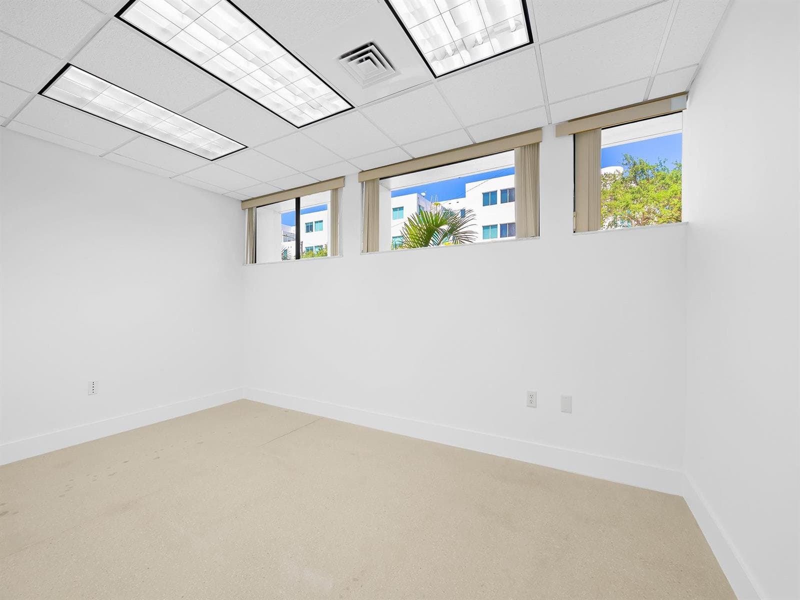 707 NE 3rd Avenue, Fort Lauderdale, FL 33304 photo 2