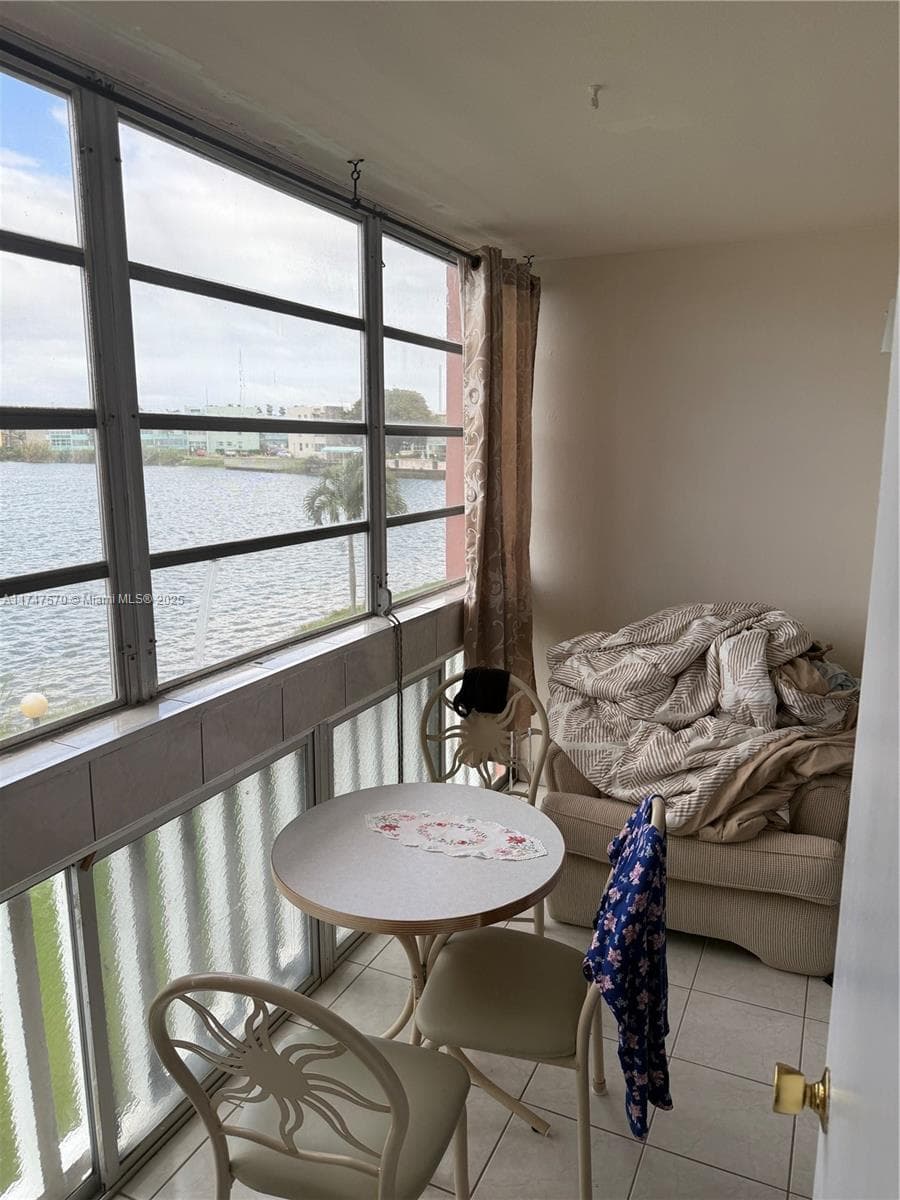 18555 NE 14th Ave # 618, Miami, FL 33179 photo 2