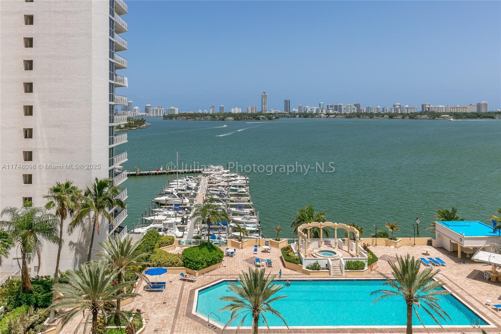 7601 E Treasure Dr # 1108, North Bay Village, FL 33141