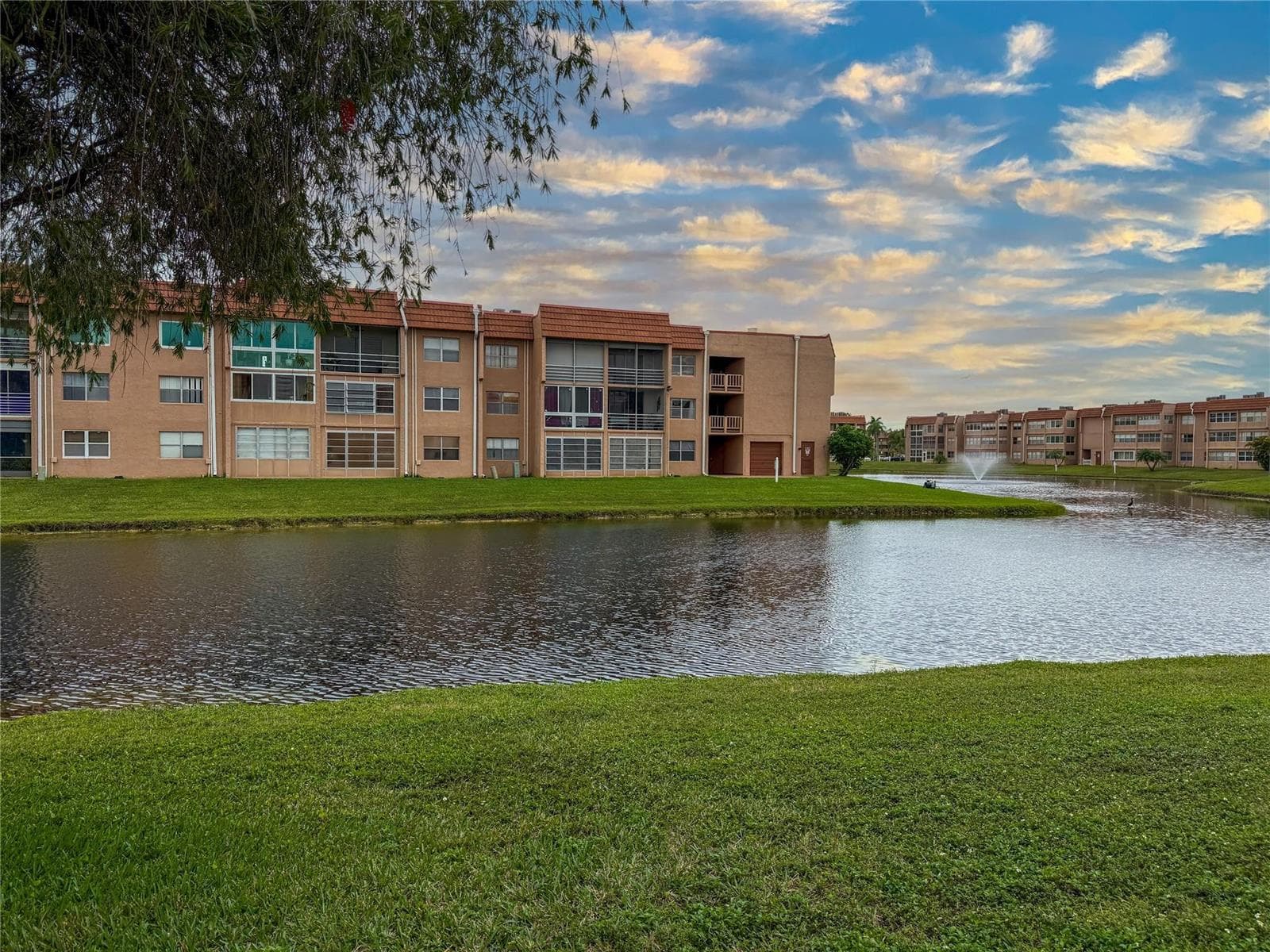 9460 Sunrise Lake Boulevard # 212, Sunrise, FL 33322 photo 3