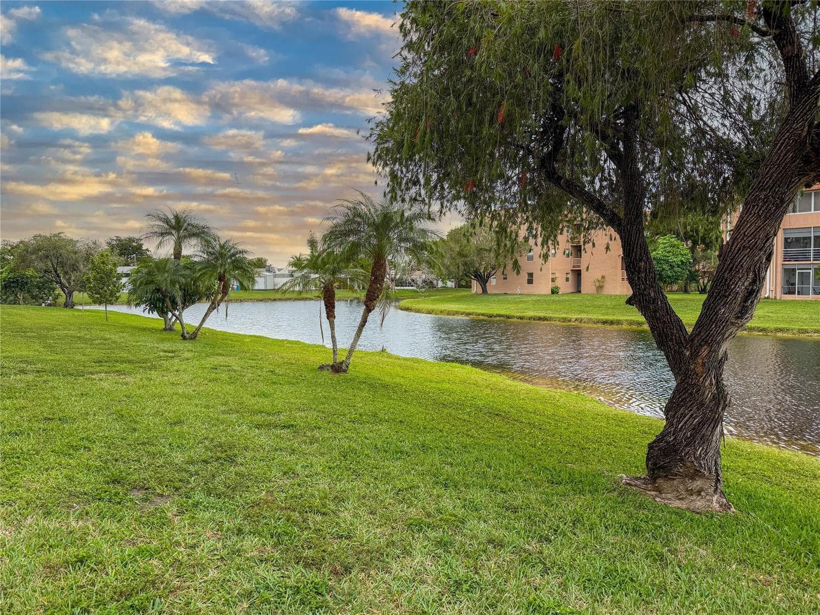 9460 Sunrise Lake Boulevard # 212, Sunrise, FL 33322 photo 5