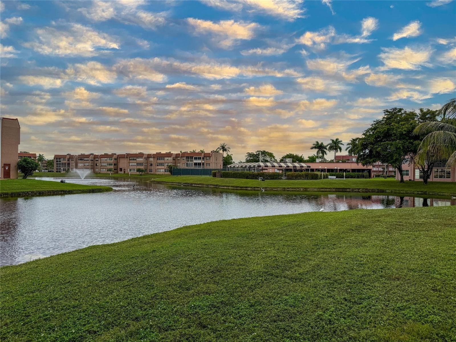 9460 Sunrise Lake Boulevard # 212, Sunrise, FL 33322 photo 4