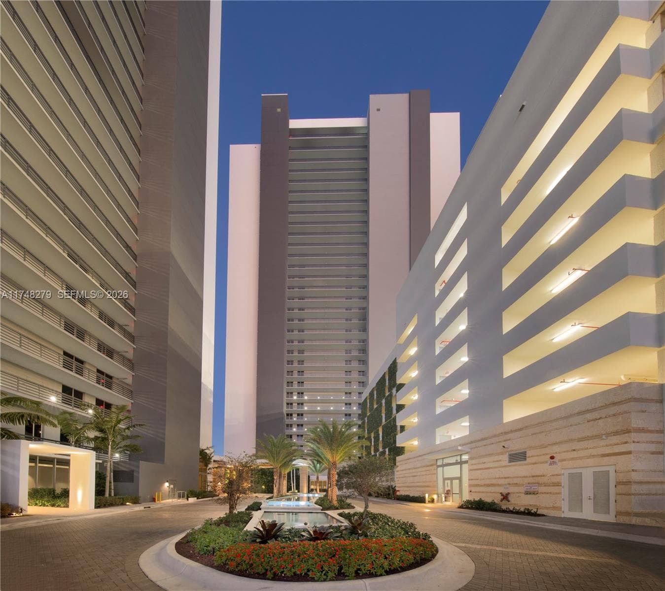 16385 Biscayne Blvd # 1221, North Miami Beach, FL 33160 photo 3