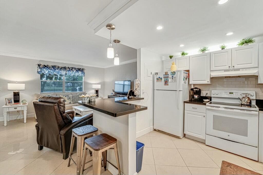 350 Tuscany G, Delray Beach, FL 33446 photo 5