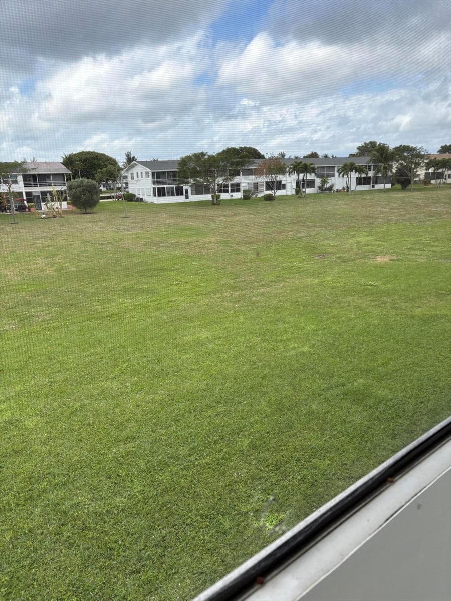 113 Berkshire E, West Palm Beach, FL 33417 photo 4