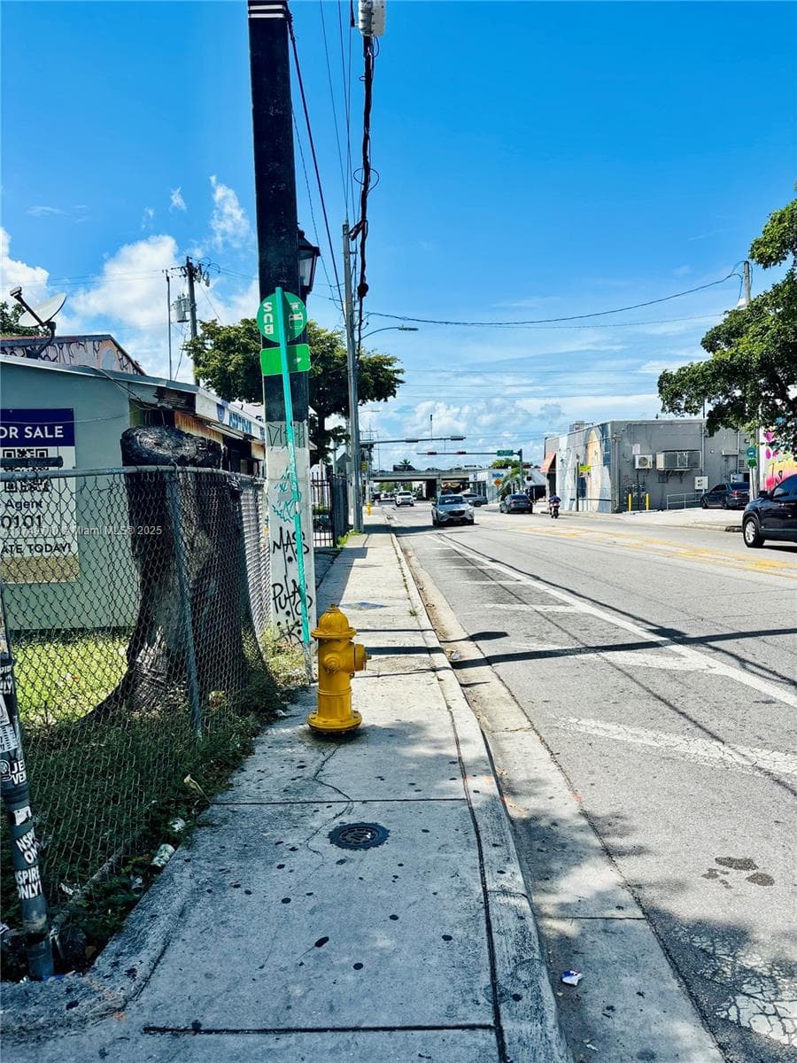 203 NW 35th St, Miami, FL 33127 photo 5