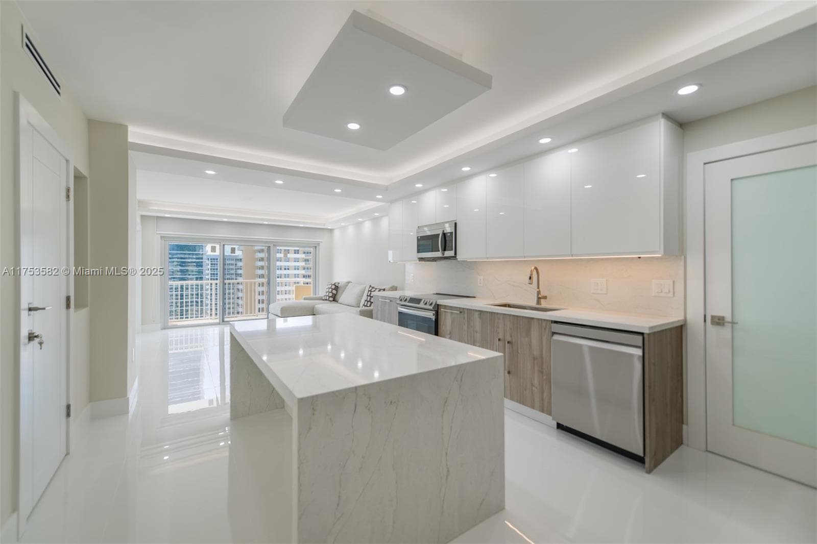 1950 S Ocean Dr # 20L, Hallandale Beach, FL 33009 photo 2